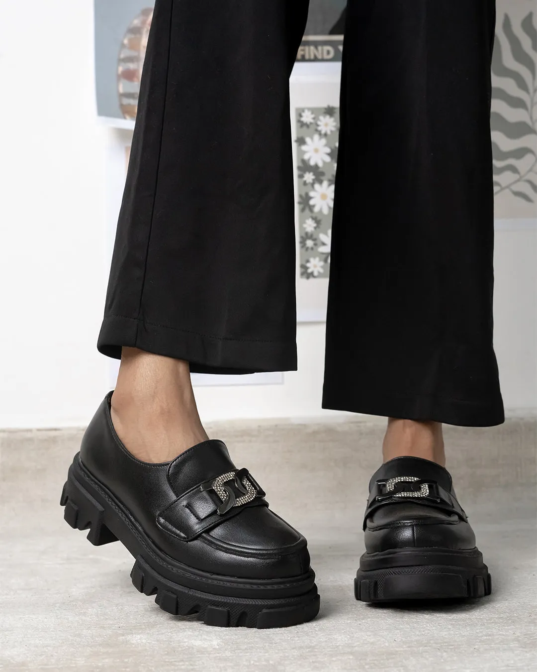 Chunky Buckle Detail Black Loafers