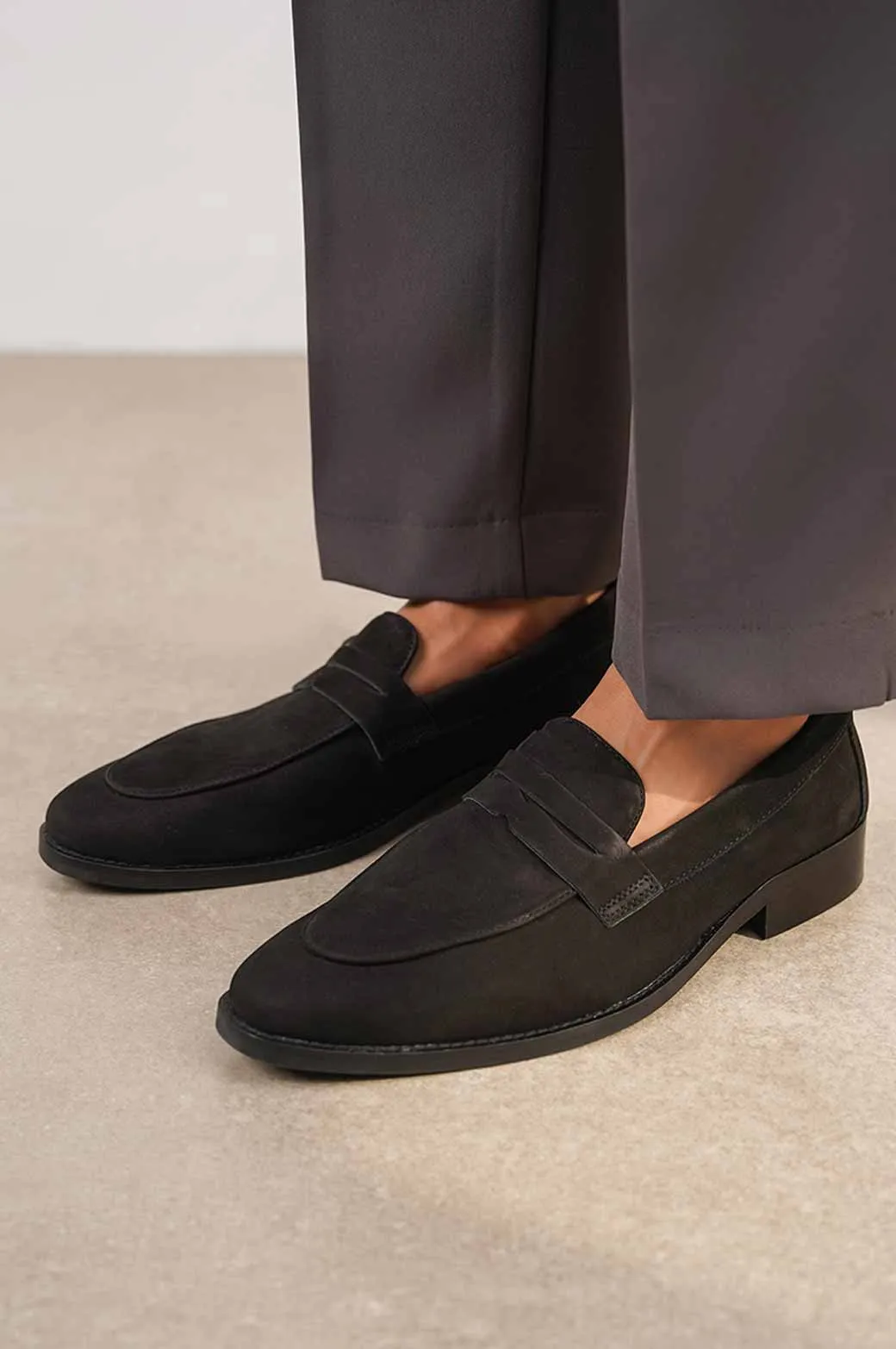 CLASSIC LEATHER LOAFERS