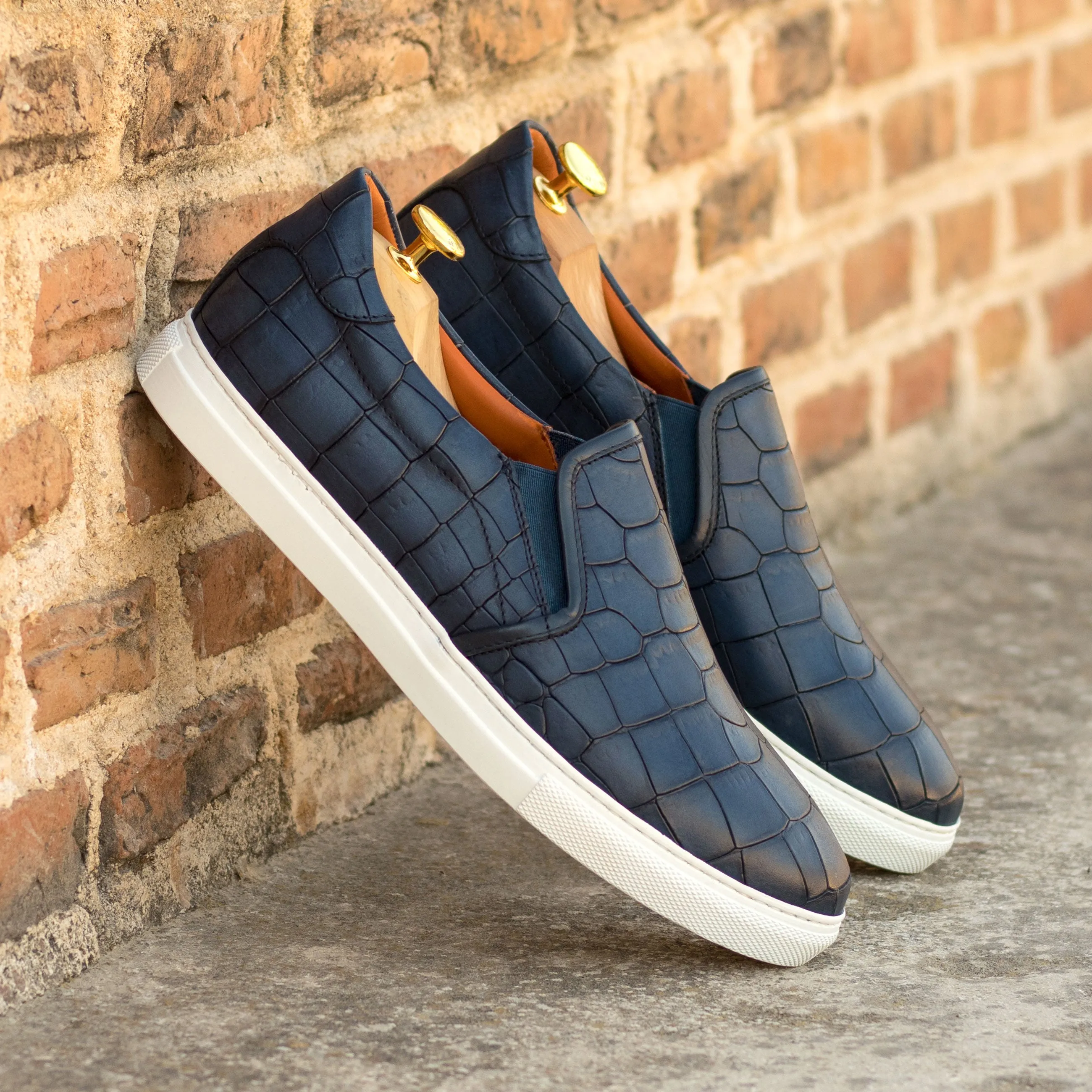 marlos slip on sneaker